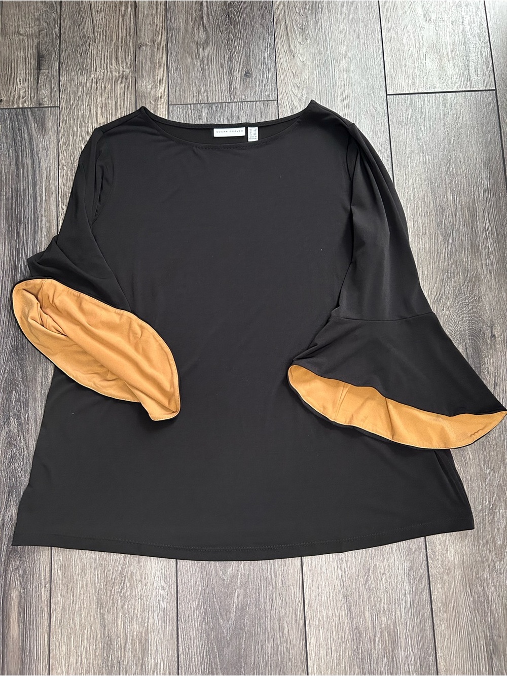 Susan Graver 1X Black Bell Sleeve Top Gold Contrast Liquid Knit Plus Size - Picture 2 of 15